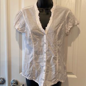 V neck snap down short sleeve blouse